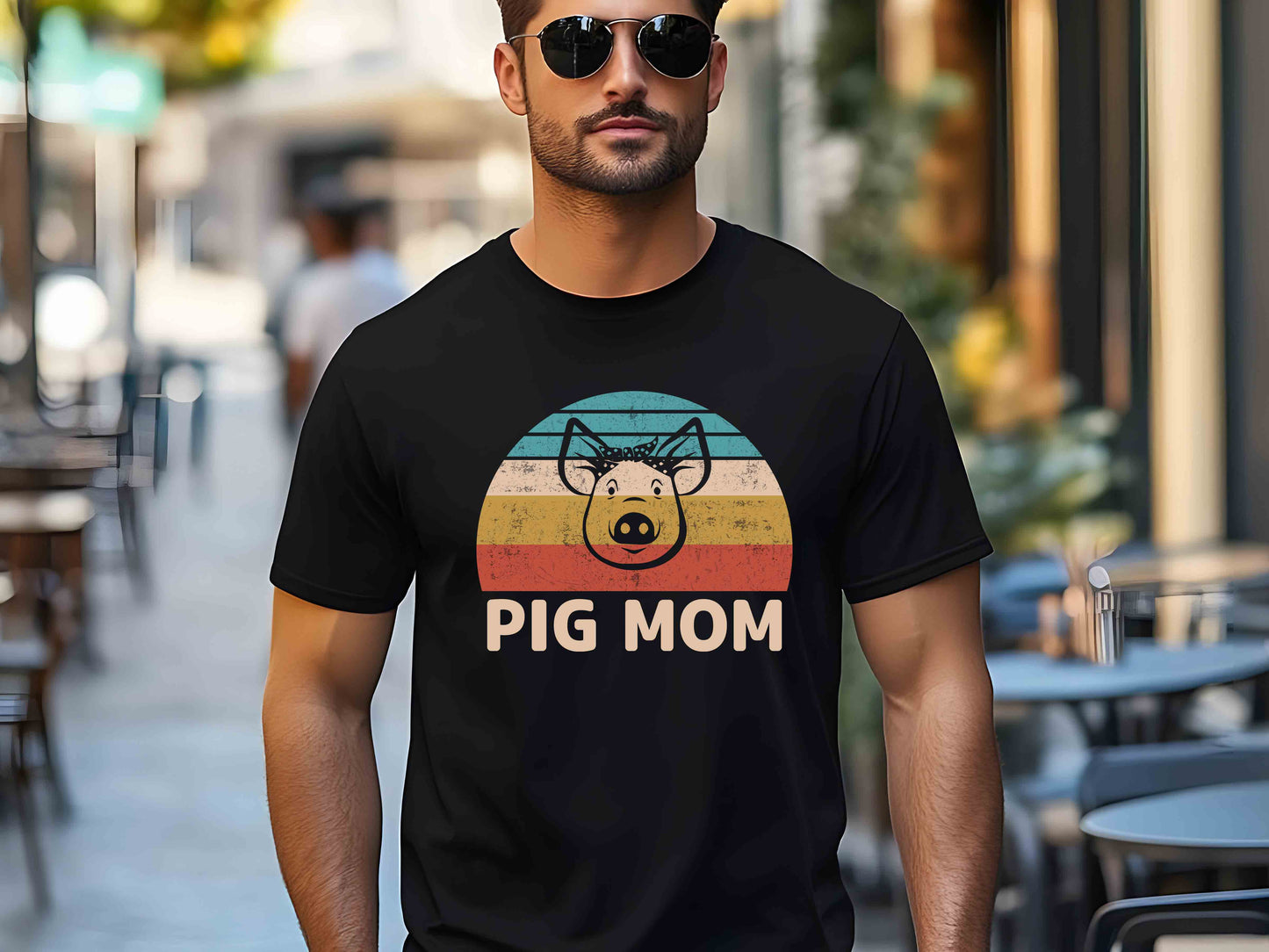 Vintage Pig Mom T-Shirt – Retro Pig Graphic Tee for Pig Owners, Cute Farm Animal Shirt, Perfect Gift for Pig Lovers