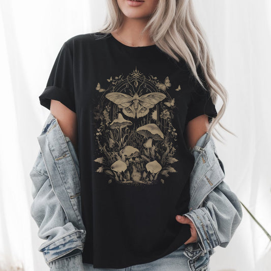 Cute Fairycore Moth Grunge Aesthetic Floral T-Shirt - Cottagecore Gift for Girls & Women